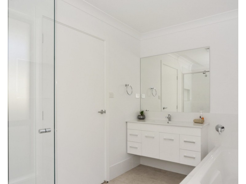 b/13 Kestrel Avenue, Sanctuary Point NSW 2540