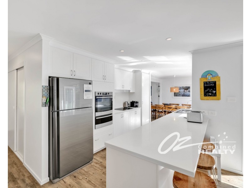8 Lambs Crescent, Vincentia NSW 2540