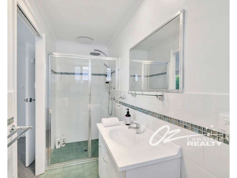 8 Lambs Crescent, Vincentia NSW 2540