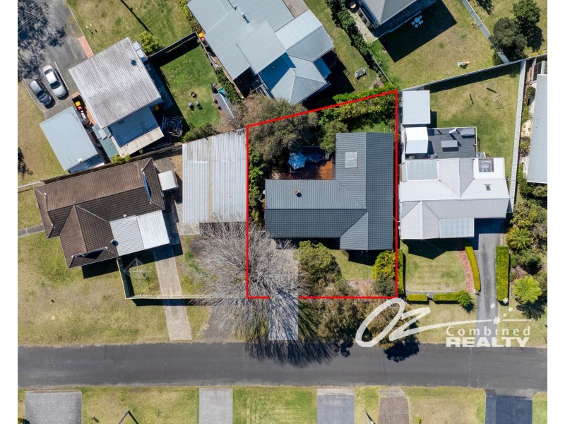 8 Lambs Crescent, Vincentia NSW 2540