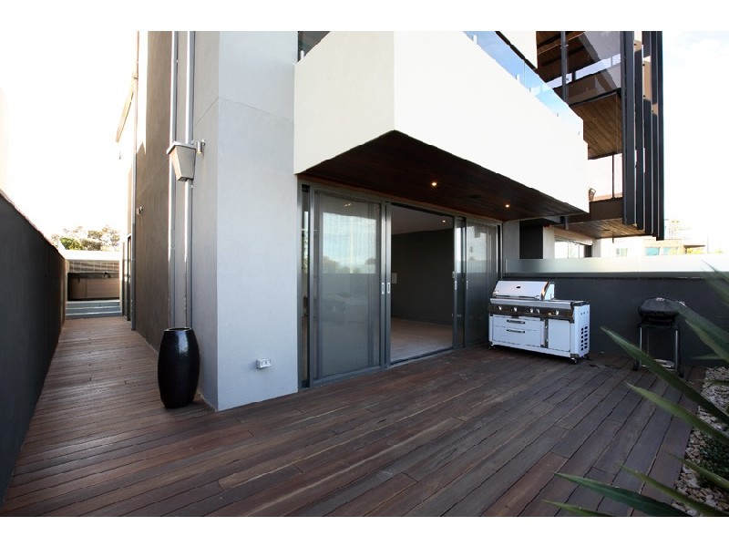 79 Marine Parade, Elwood VIC 3184
