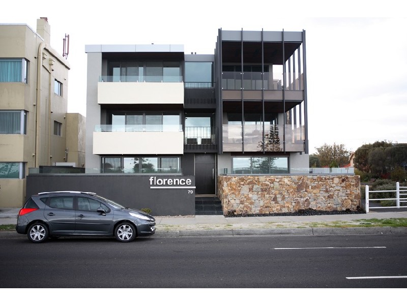 79 Marine Parade, Elwood VIC 3184