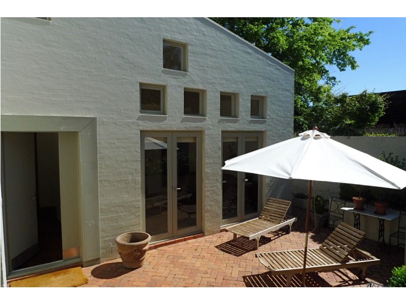 32 Woodside Crescent, Toorak VIC 3142