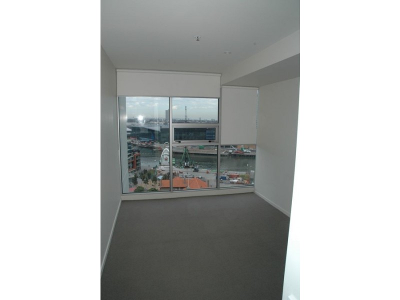 1305/8 McCrae Street, Docklands VIC 3008