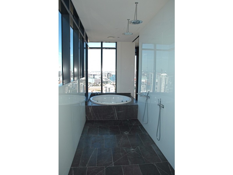 2401/26 Wills Court, Melbourne VIC 3000