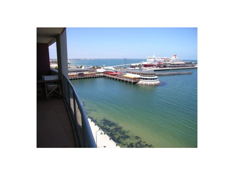 607/115 Beach Street, Port Melbourne VIC 3207
