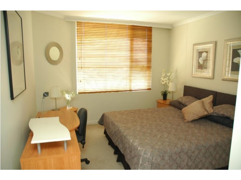 703/107 Beach Street, Port Melbourne VIC 3207