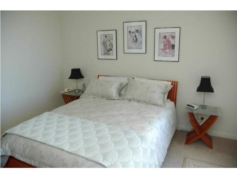 703/107 Beach Street, Port Melbourne VIC 3207