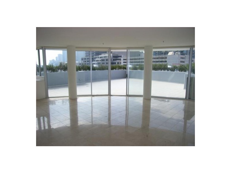 505/8 McCrae Street, Docklands VIC 3008