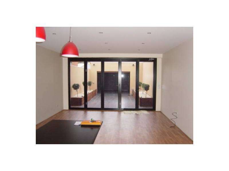 16 Cruikshank Street, Port Melbourne VIC 3207