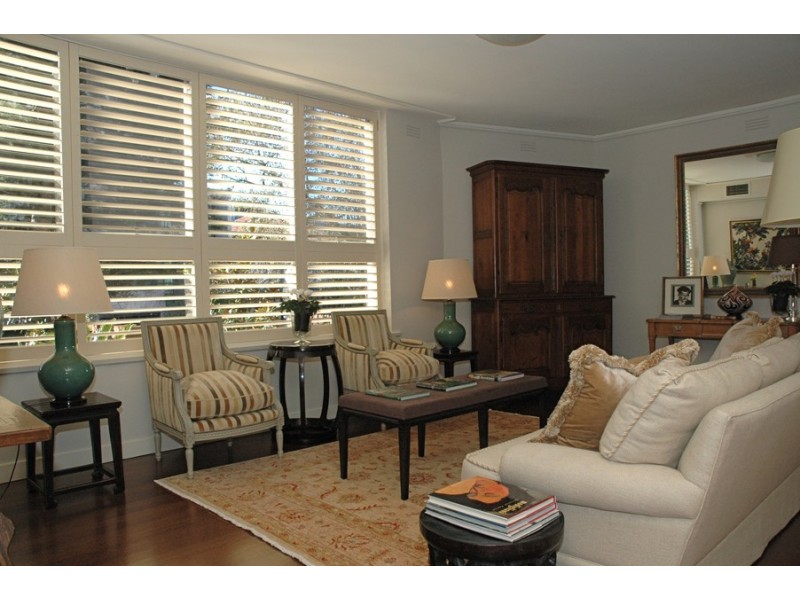 1/3 Wallace Ave, Toorak VIC 3142
