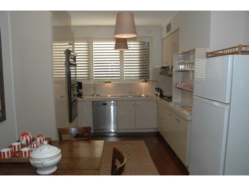 1/3 Wallace Ave, Toorak VIC 3142
