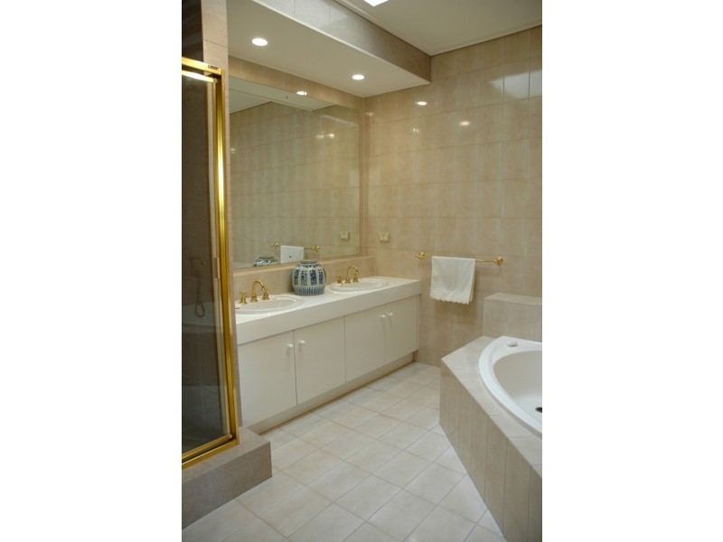 1/3 Wallace Ave, Toorak VIC 3142