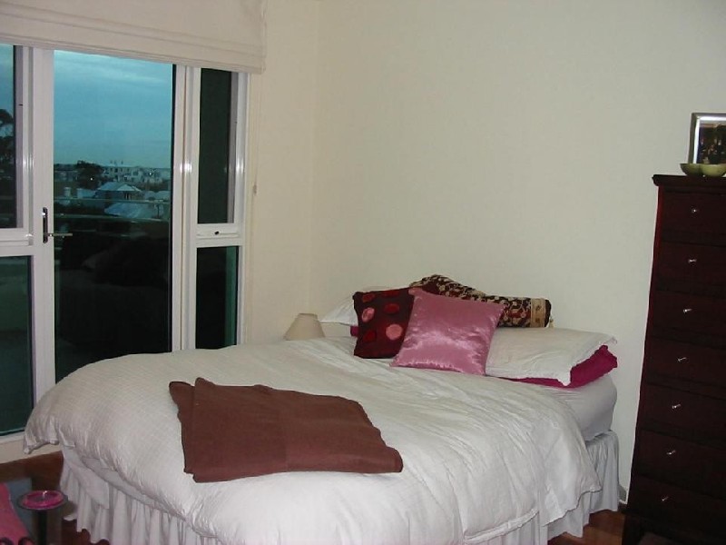 89/1 Graham Street, Docklands VIC 3008