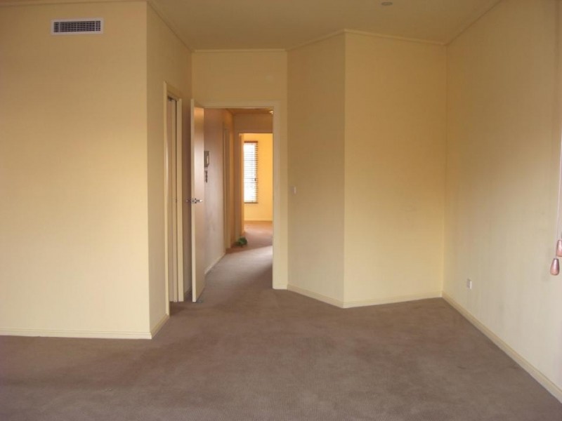 10/22 Dudley Street, Melbourne VIC 3000