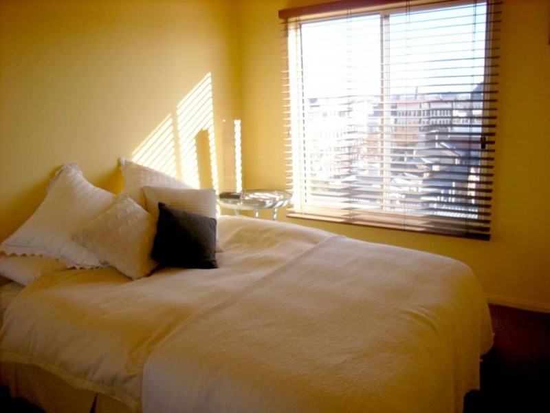 10/22 Dudley Street, Melbourne VIC 3000