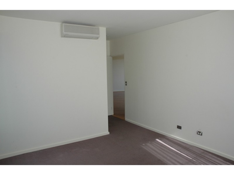 506/187 Graham Street, Port Melbourne VIC 3207