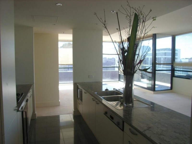 906/19 Queens Road, Melbourne VIC 3004