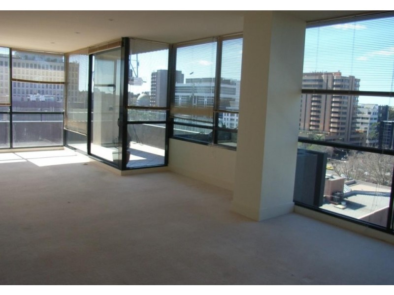 906/19 Queens Road, Melbourne VIC 3004