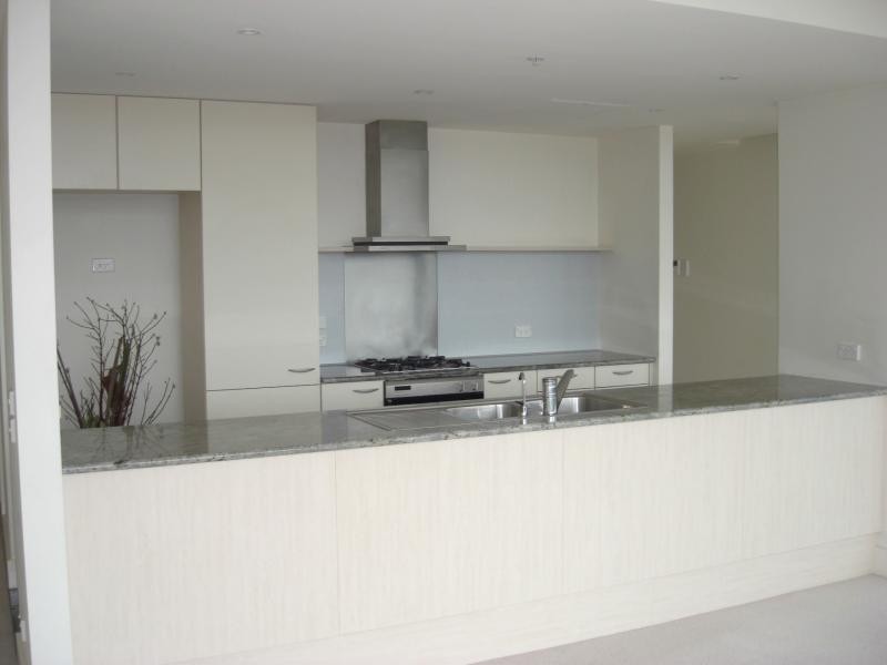 906/19 Queens Road, Melbourne VIC 3004