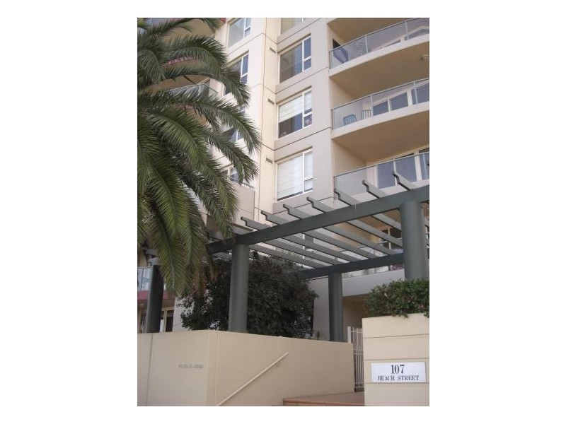 806/107 Beach Street, Port Melbourne VIC 3207