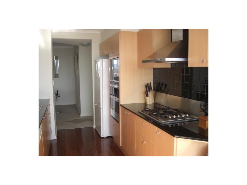 806/107 Beach Street, Port Melbourne VIC 3207