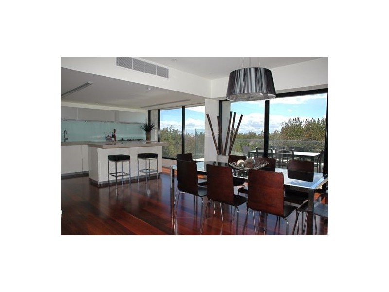 15/2A Tiuna Grove, Elwood VIC 3184