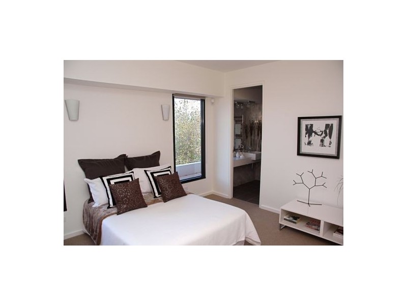 15/2A Tiuna Grove, Elwood VIC 3184