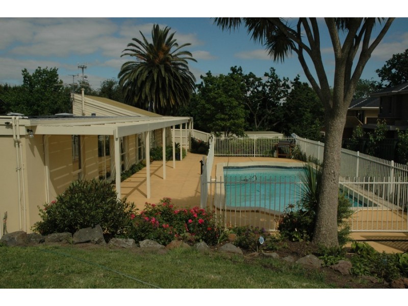 10 Alexandra Crescent, Surrey Hills VIC 3127