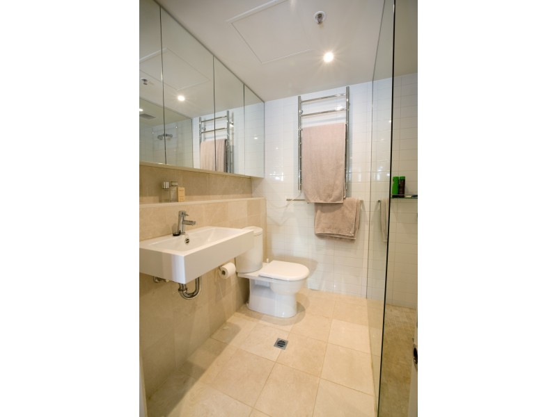 1803/8  McCrae Street, Docklands VIC 3008