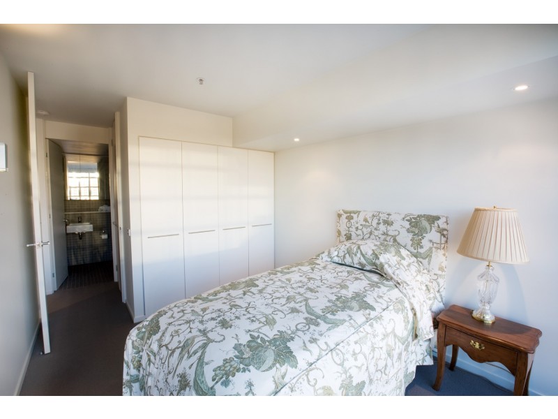 1803/8  McCrae Street, Docklands VIC 3008