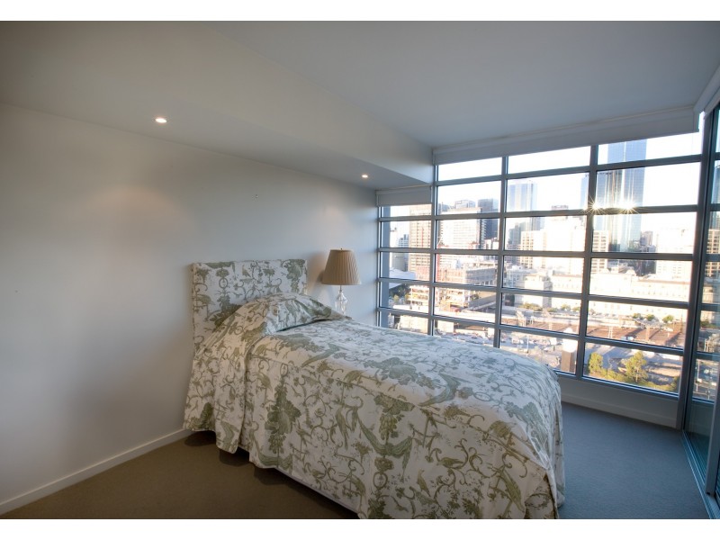 1803/8  McCrae Street, Docklands VIC 3008