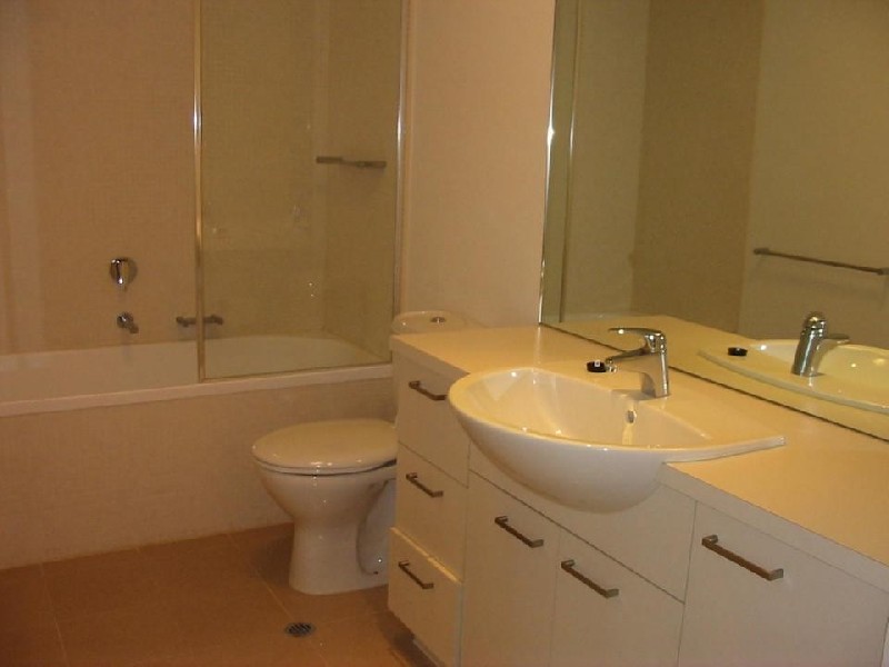 705/15 Caravel Lane, Docklands VIC 3008