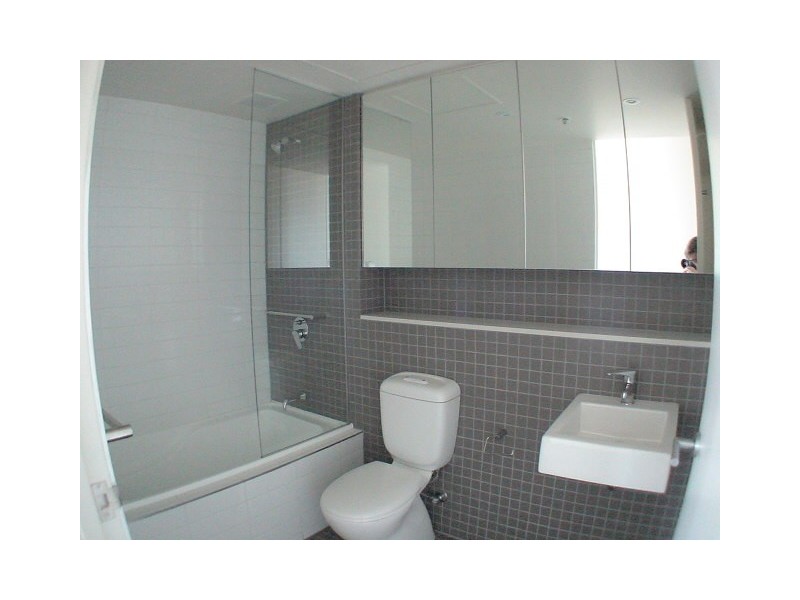 1005/8 McCrae, Docklands VIC 3008