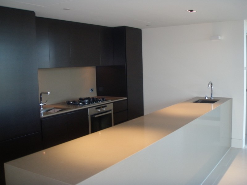 1104/279 Wellington Parade South, Melbourne VIC 3000