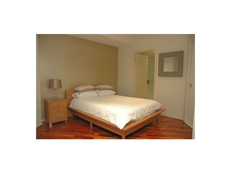 33/4 Seisman Place, Port Melbourne VIC 3207