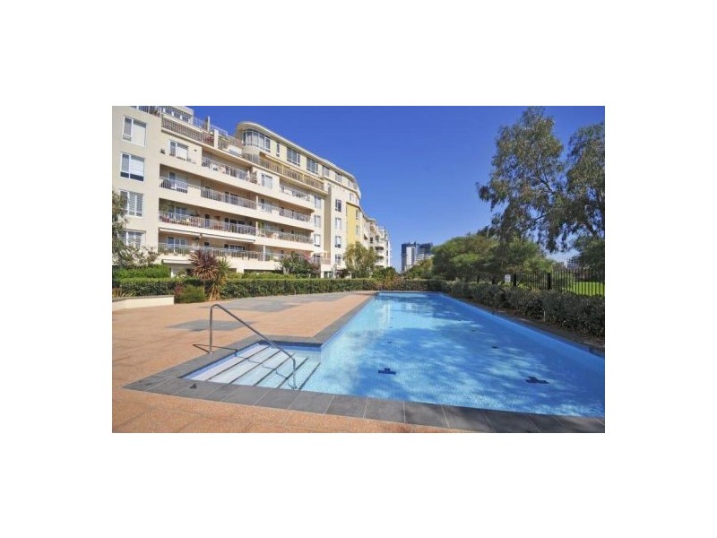 33/4 Seisman Place, Port Melbourne VIC 3207