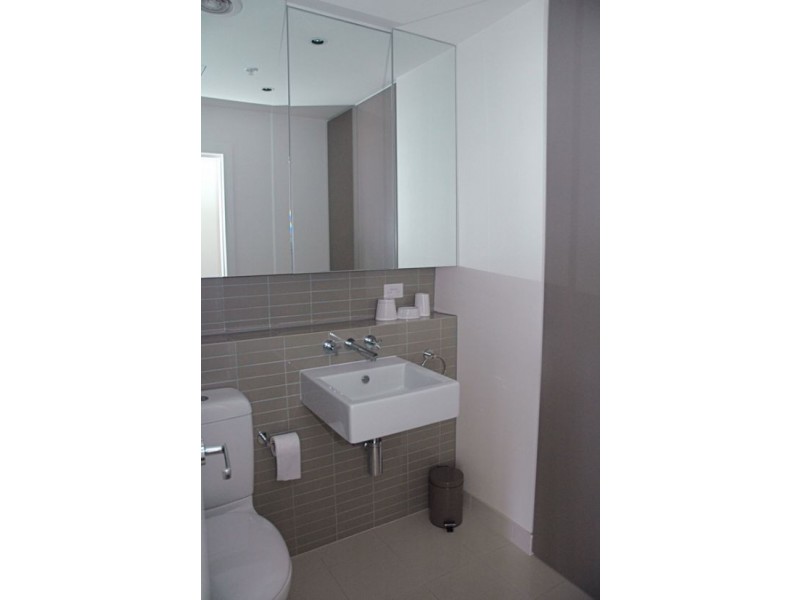 705/55  Queens Road, Melbourne VIC 3000