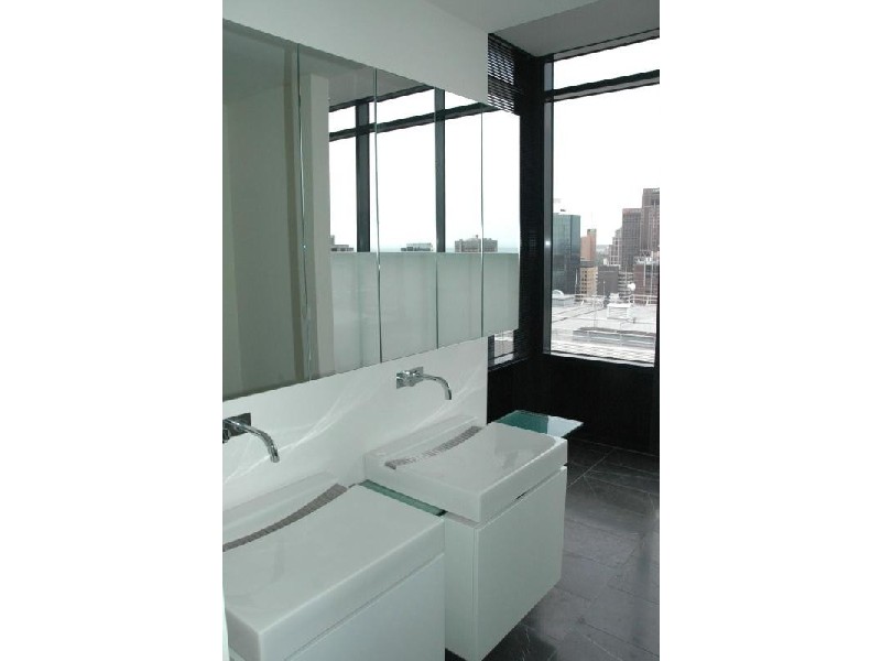 2401/26 Wills Court, Melbourne VIC 3000