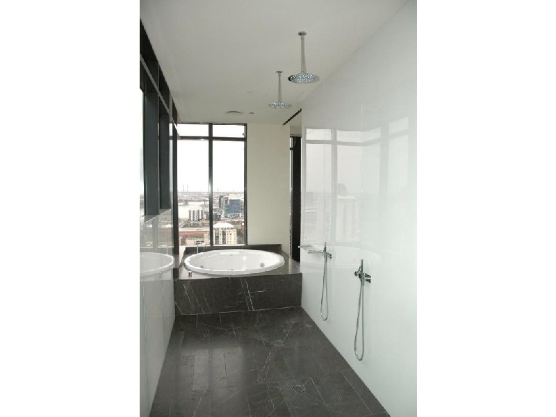 2401/26 Wills Court, Melbourne VIC 3000