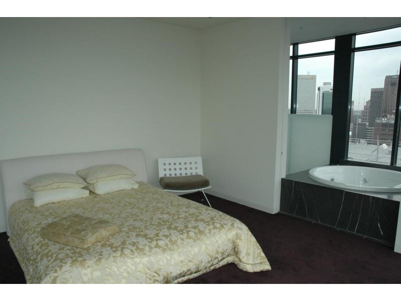 2401/26 Wills Court, Melbourne VIC 3000