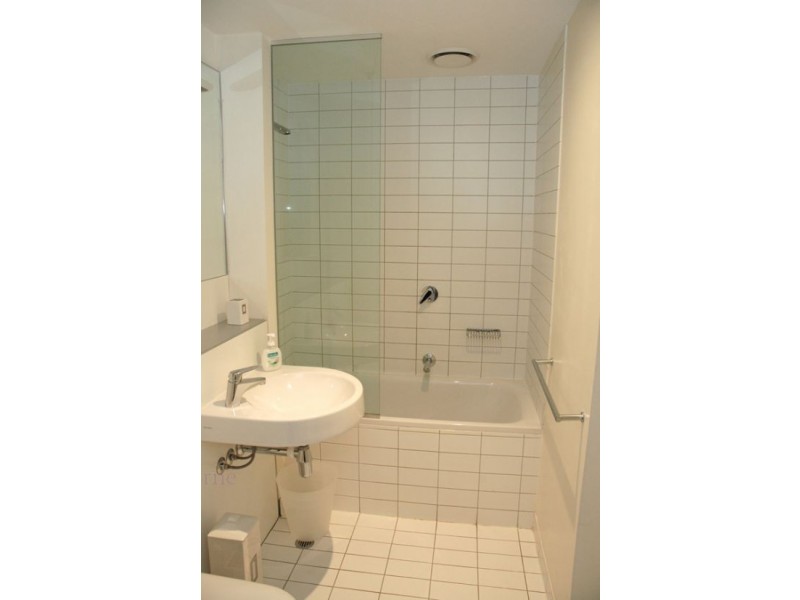 1304/620 Collins Street, Melbourne VIC 3000