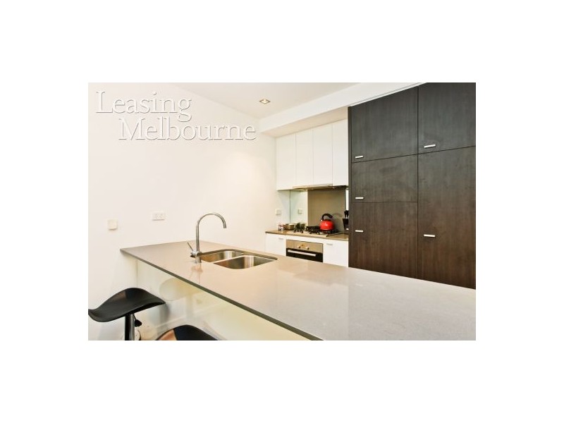 18/17 Robe Street, St Kilda VIC 3182