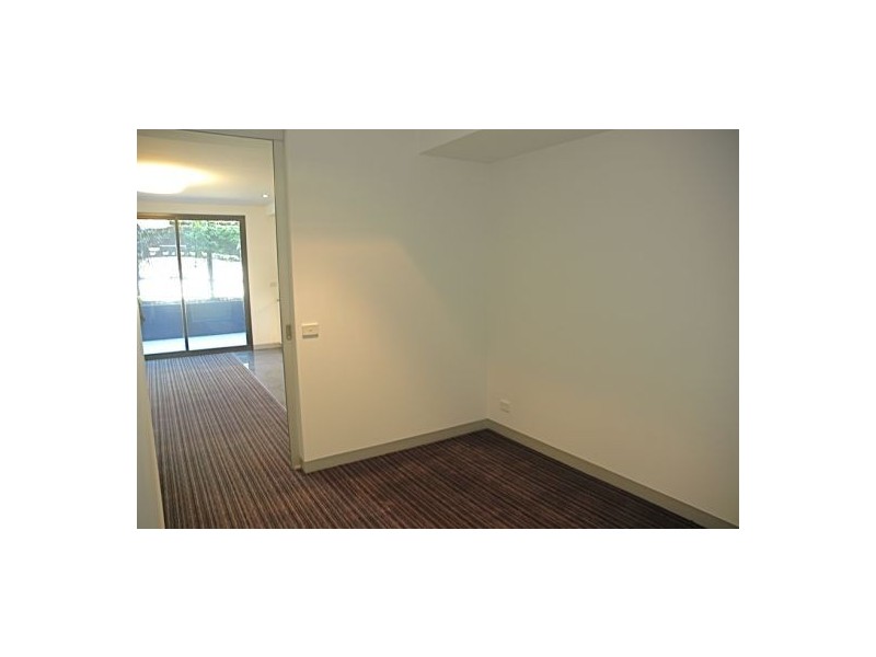 1/17 Robe Street, St Kilda VIC 3182