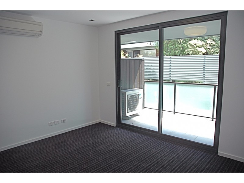 22/17 Robe Street, St Kilda VIC 3182