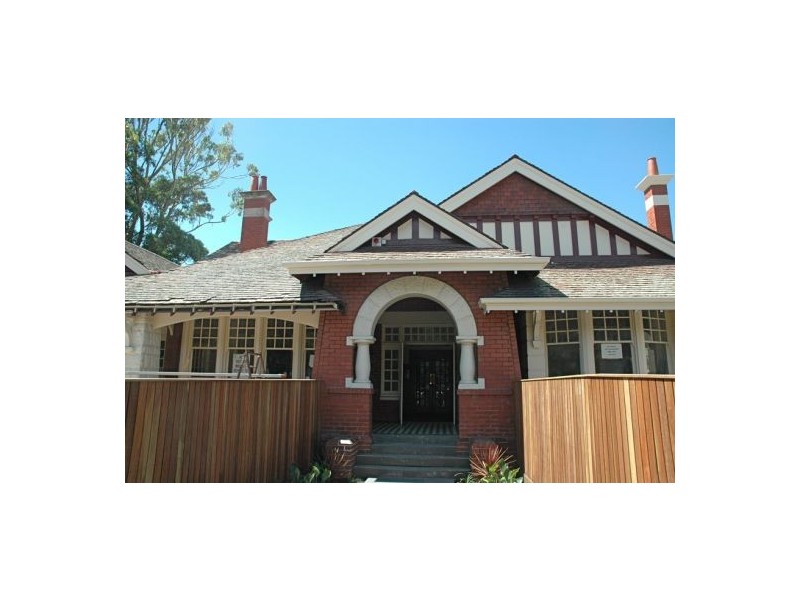 18/17 Robe Street, St Kilda VIC 3182