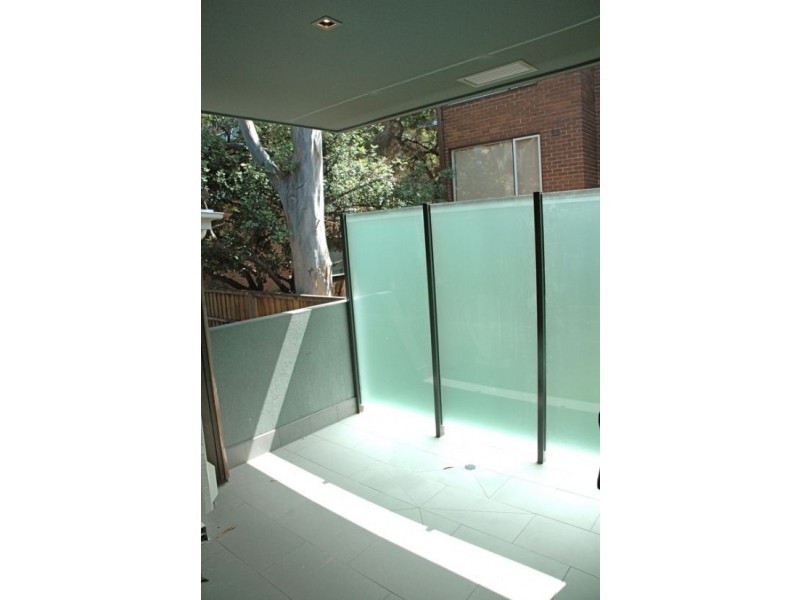 18/17 Robe Street, St Kilda VIC 3182