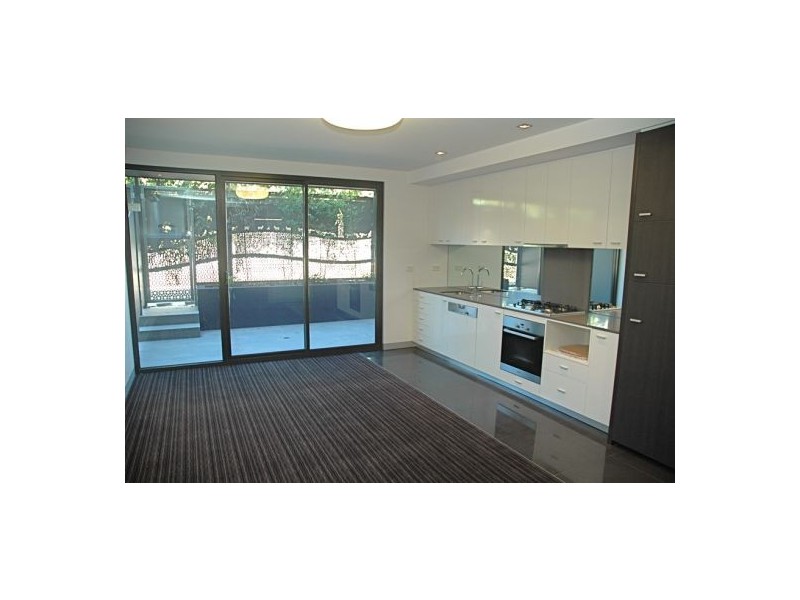 4/17 Robe Street, St Kilda VIC 3182