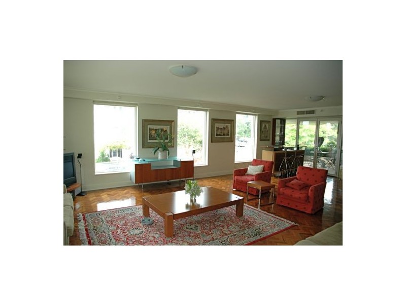 2/214 Albert Street, East Melbourne VIC 3002
