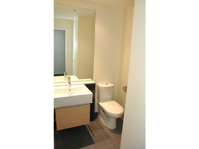 2.02/216 Rouse Street, Port Melbourne VIC 3207